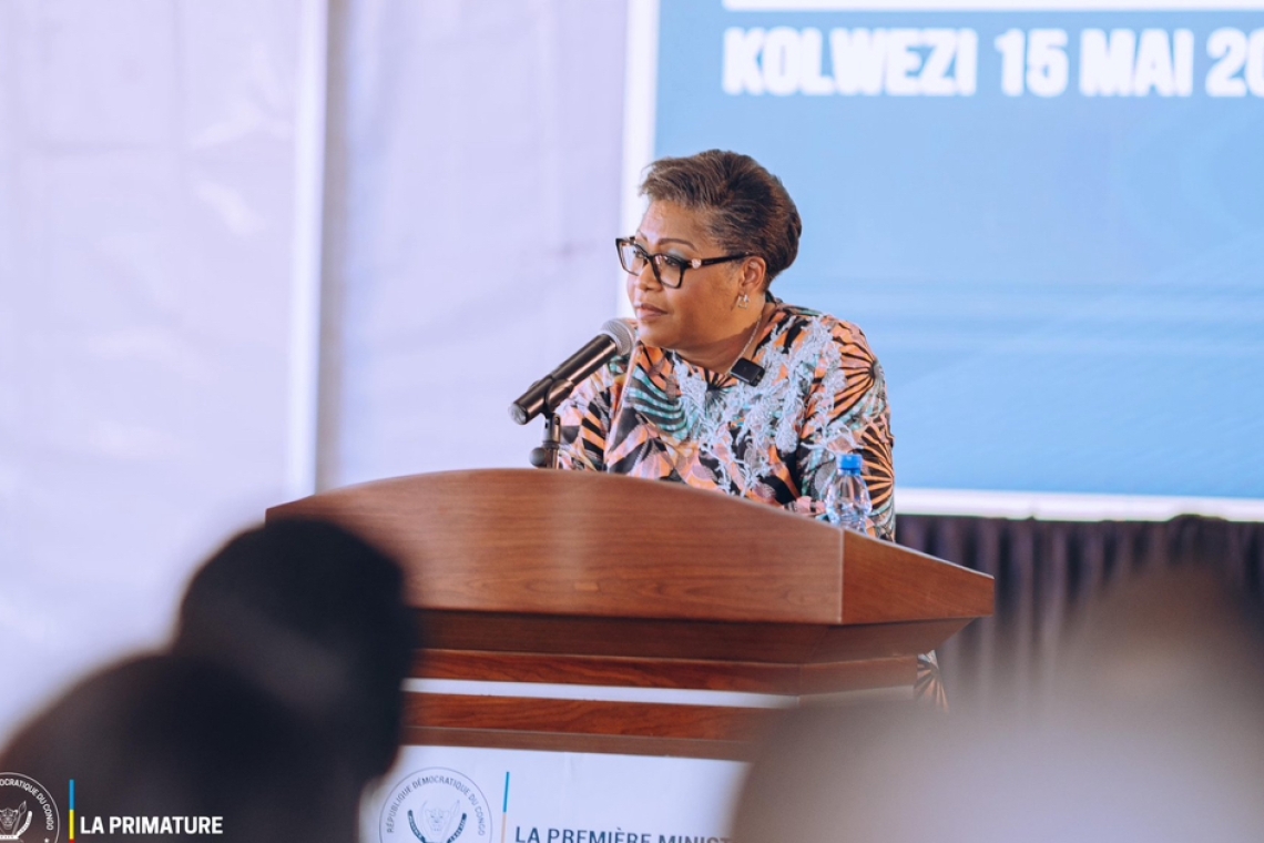 La Première Ministre frappe sur la table