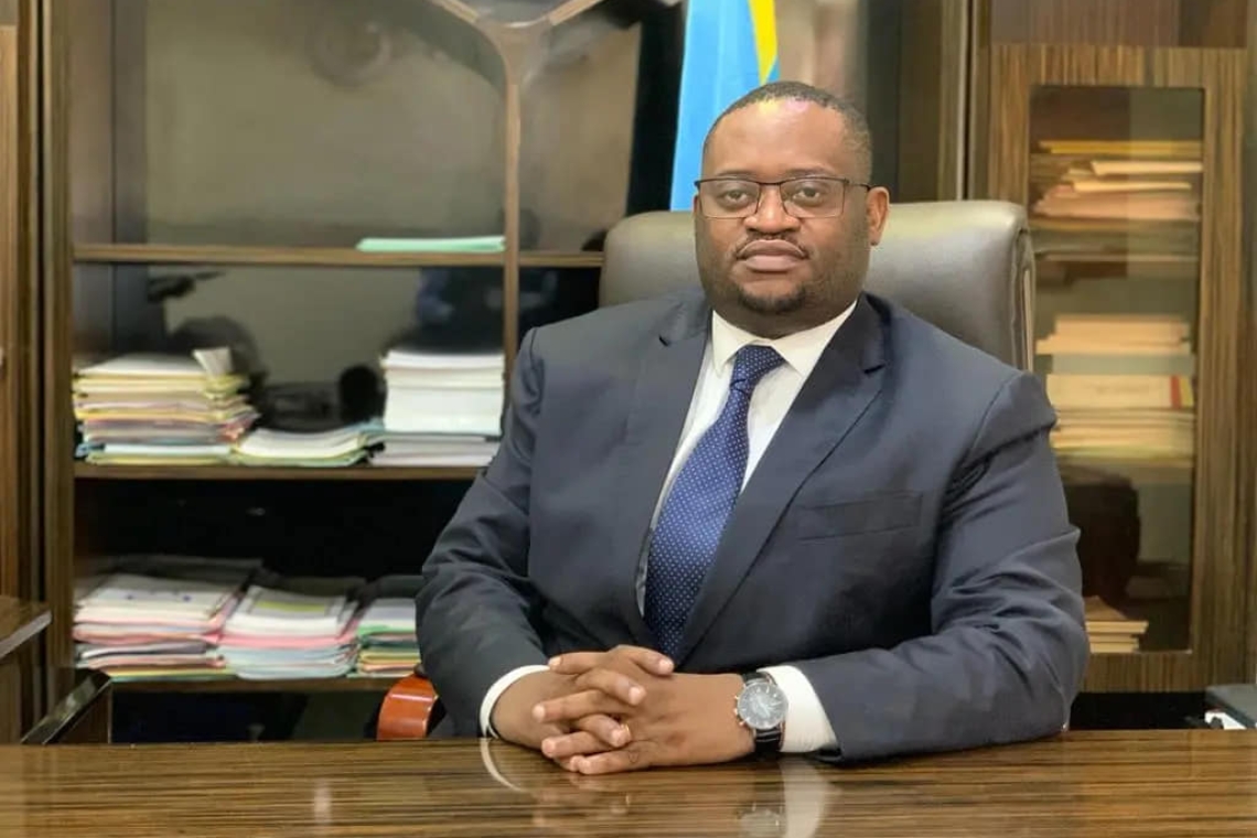 Maintenu au gouvernement Suminwa 2 pour concrétiser la vision du Président de la République : Doudou Fwamba remercie le Chef de l'Etat pour la confiance lui renouvelée.