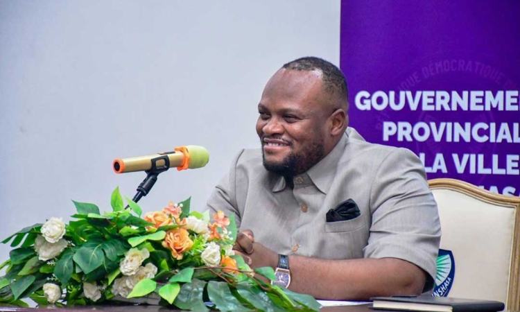 Daniel Bumba crache sur les mamelles qui le nourrissent